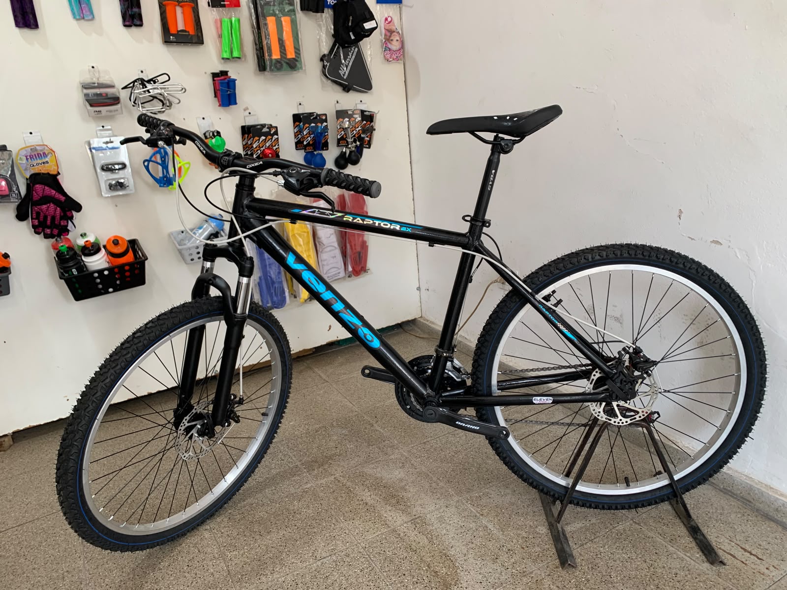 VENZO RAPTOR R26 